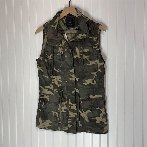 Active USA Olive Camo Utility Vest Hooded Sleeveless Jacket M NWT Military Style - Picture 1 of 11